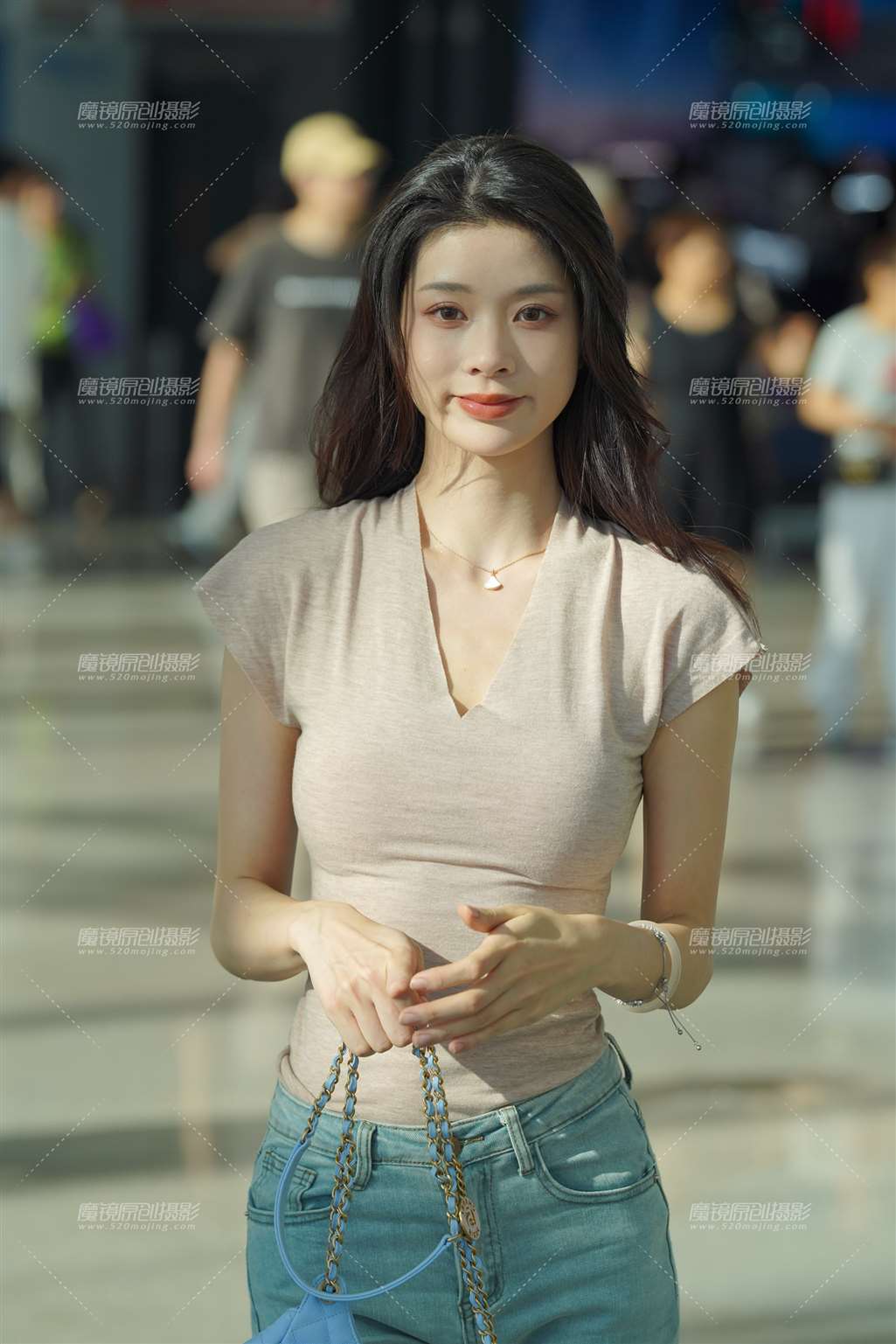 图片[4]-牛仔长腿气质美女-街拍流行馆