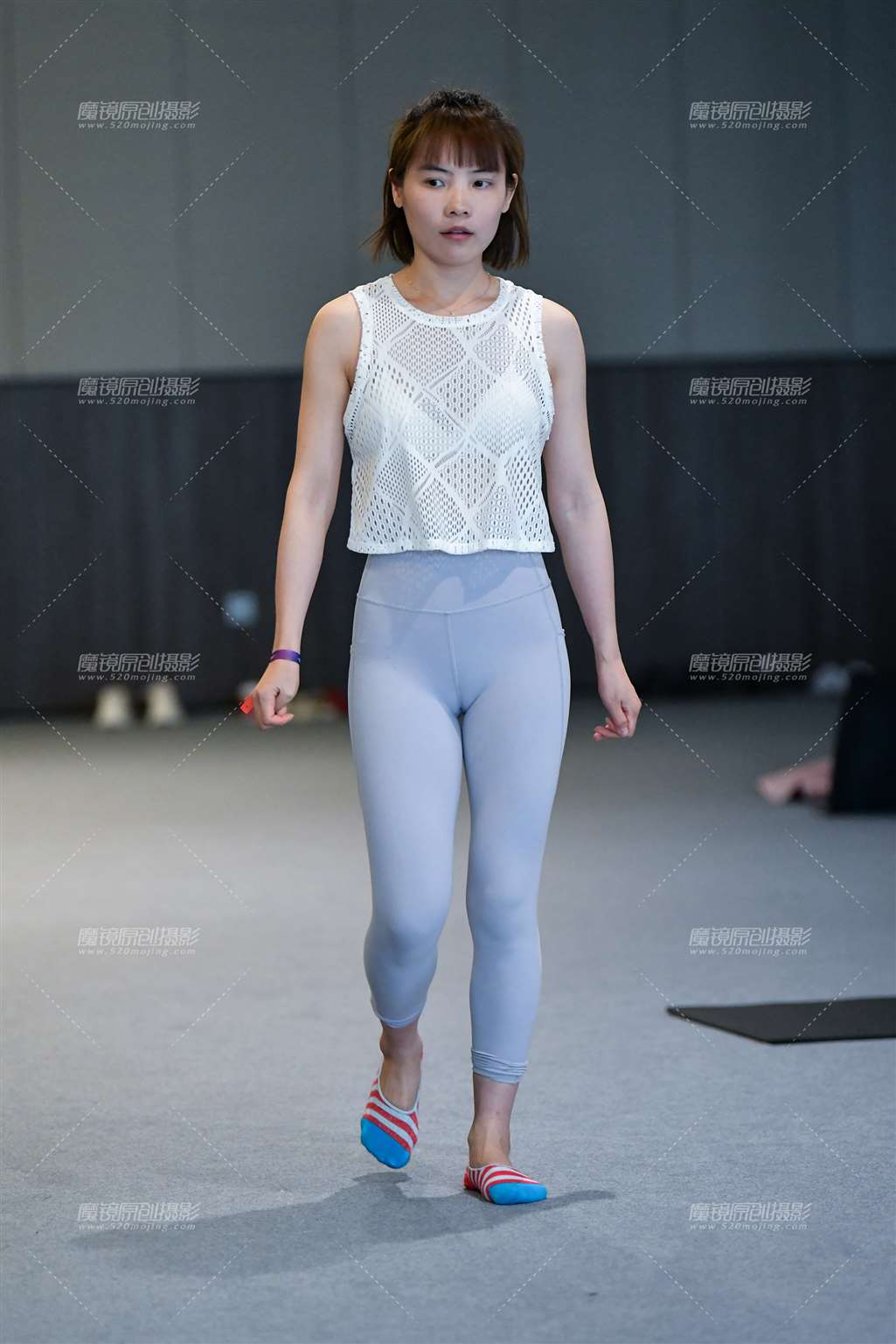 图片[1]-舞动舒展瑜伽美女-街拍流行馆