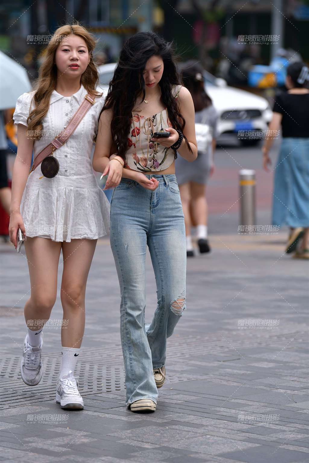 图片[5]-长发牛仔裤美女-街拍流行馆