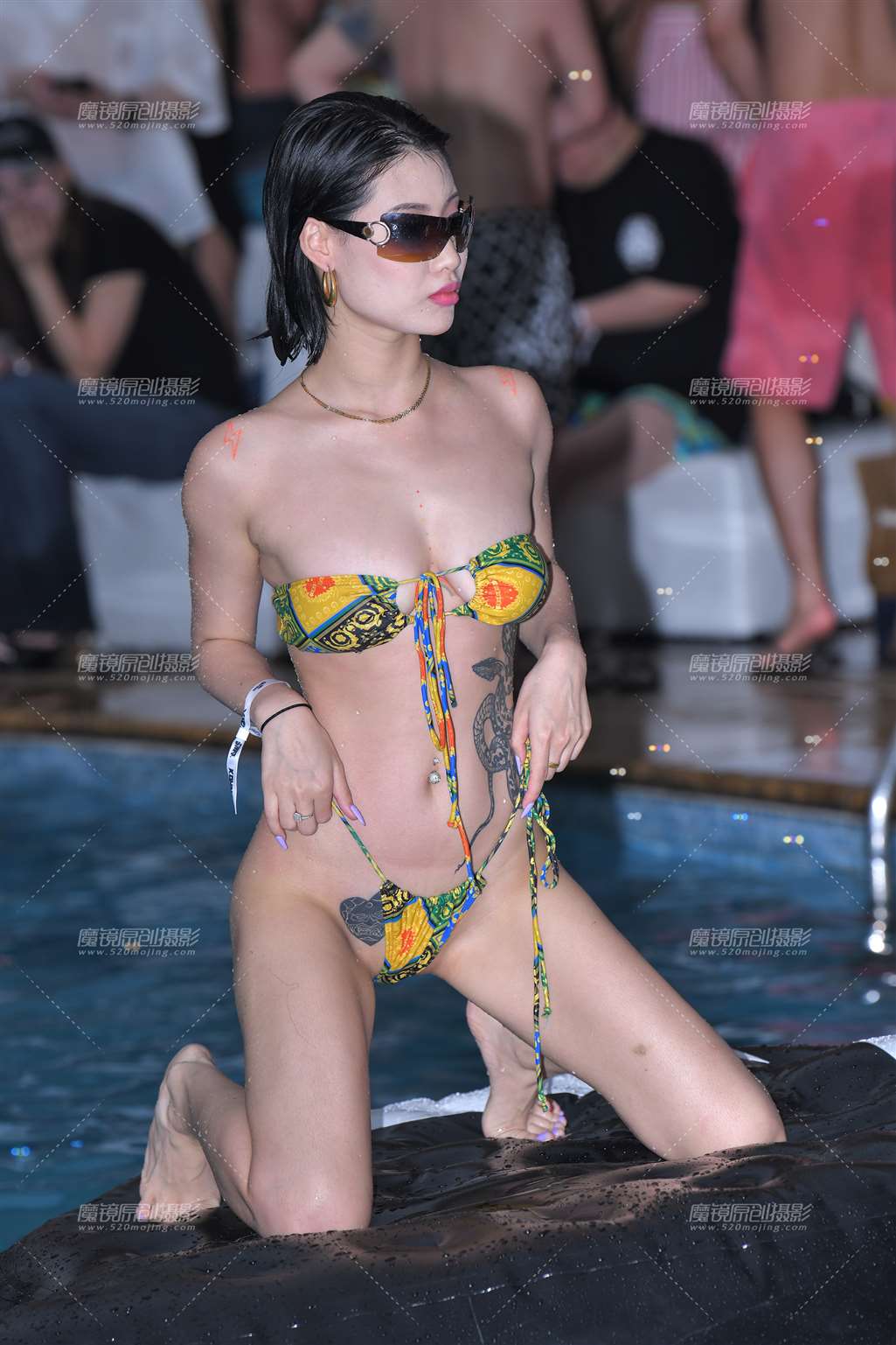 图片[1]-复古神秘性感绑带Bikini-街拍流行馆