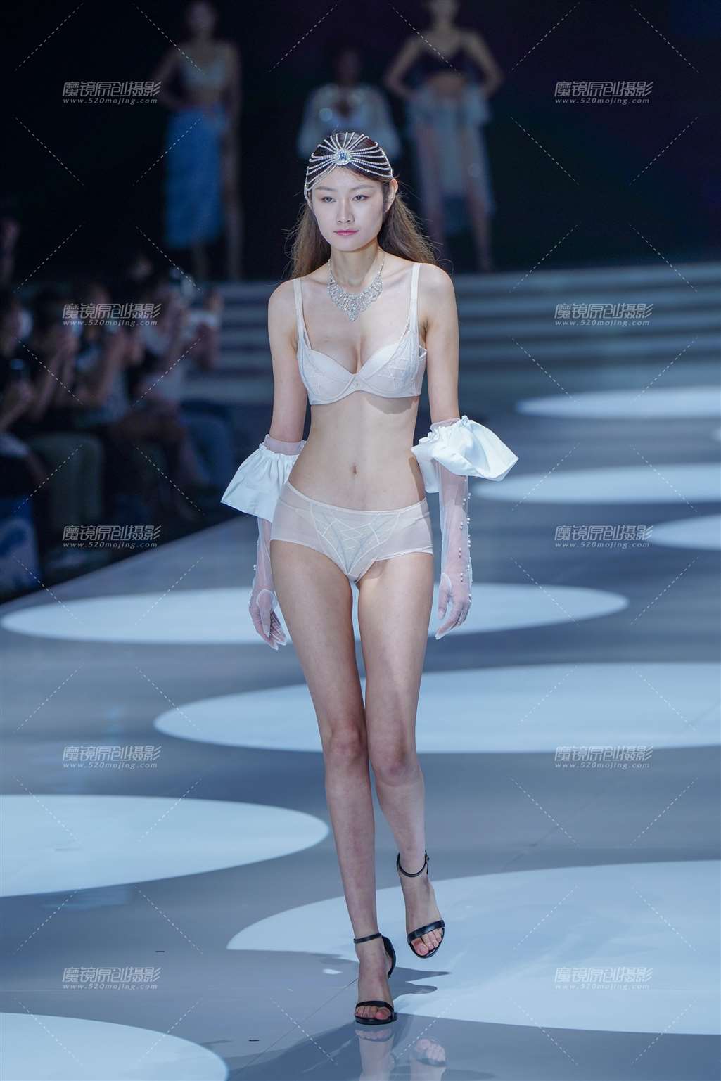 图片[3]-内衣秀-街拍流行馆