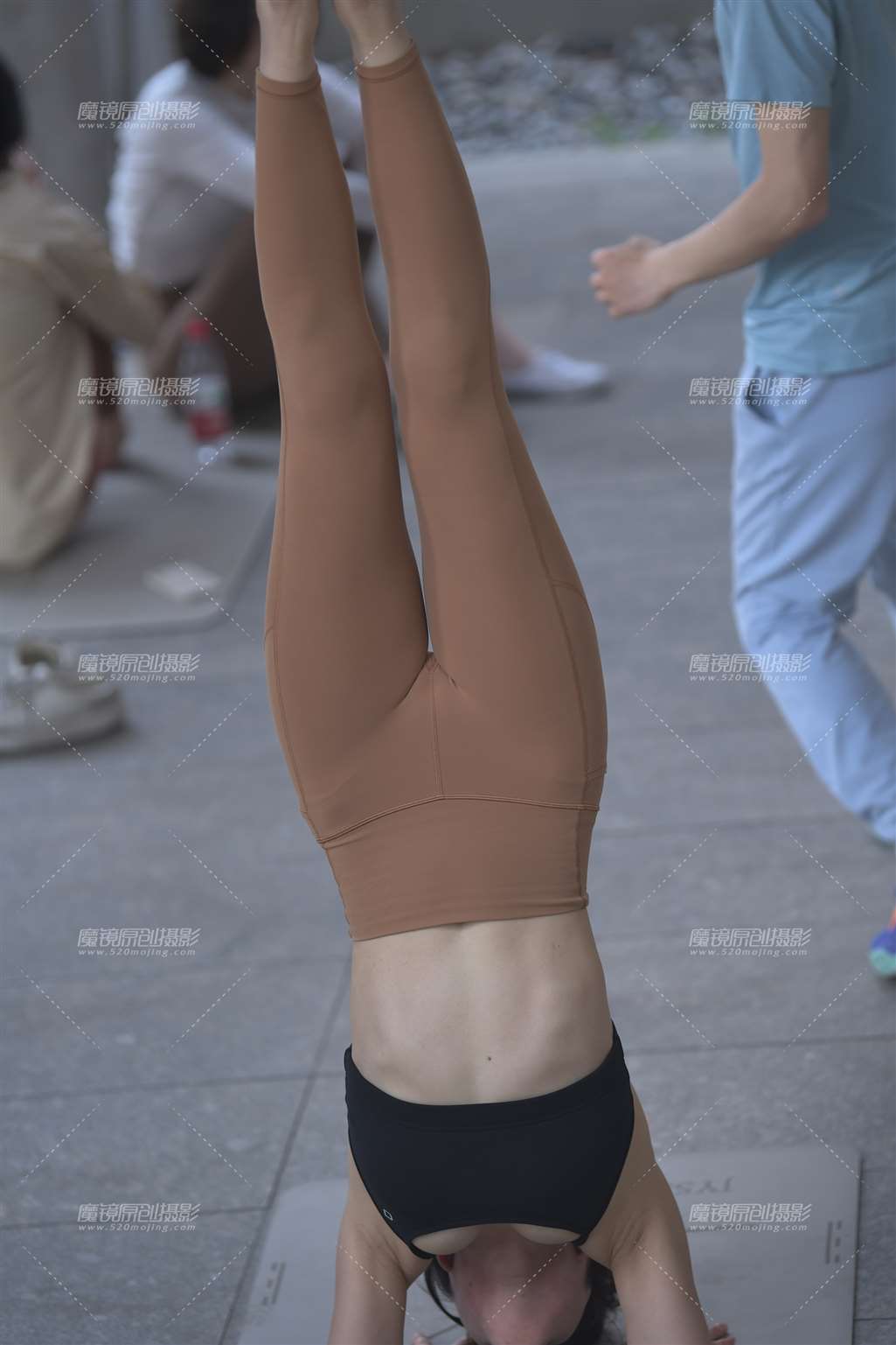 图片[3]-深度倒立-街拍流行馆