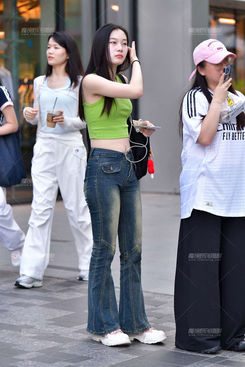 图片[3]-美瞳牛仔裤美女-街拍流行馆