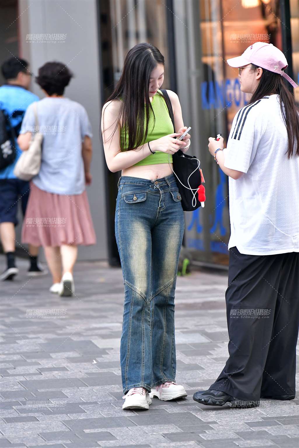 图片[4]-美瞳牛仔裤美女-街拍流行馆