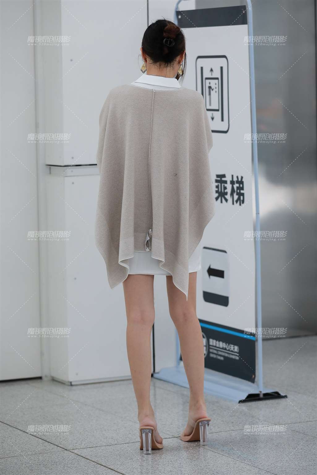 图片[5]-白裙高跟美女-街拍流行馆