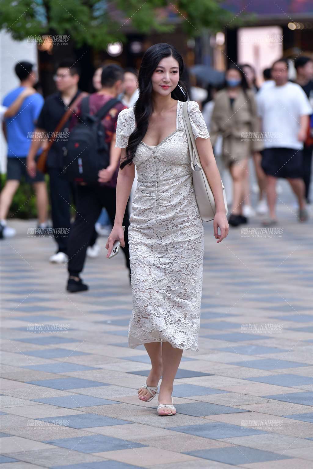 图片[4]-气质白长裙美女-街拍流行馆