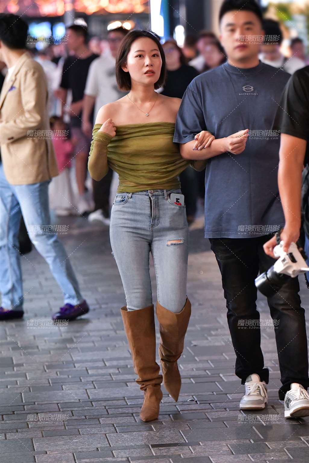 图片[4]-长靴牛仔裤美女-街拍流行馆