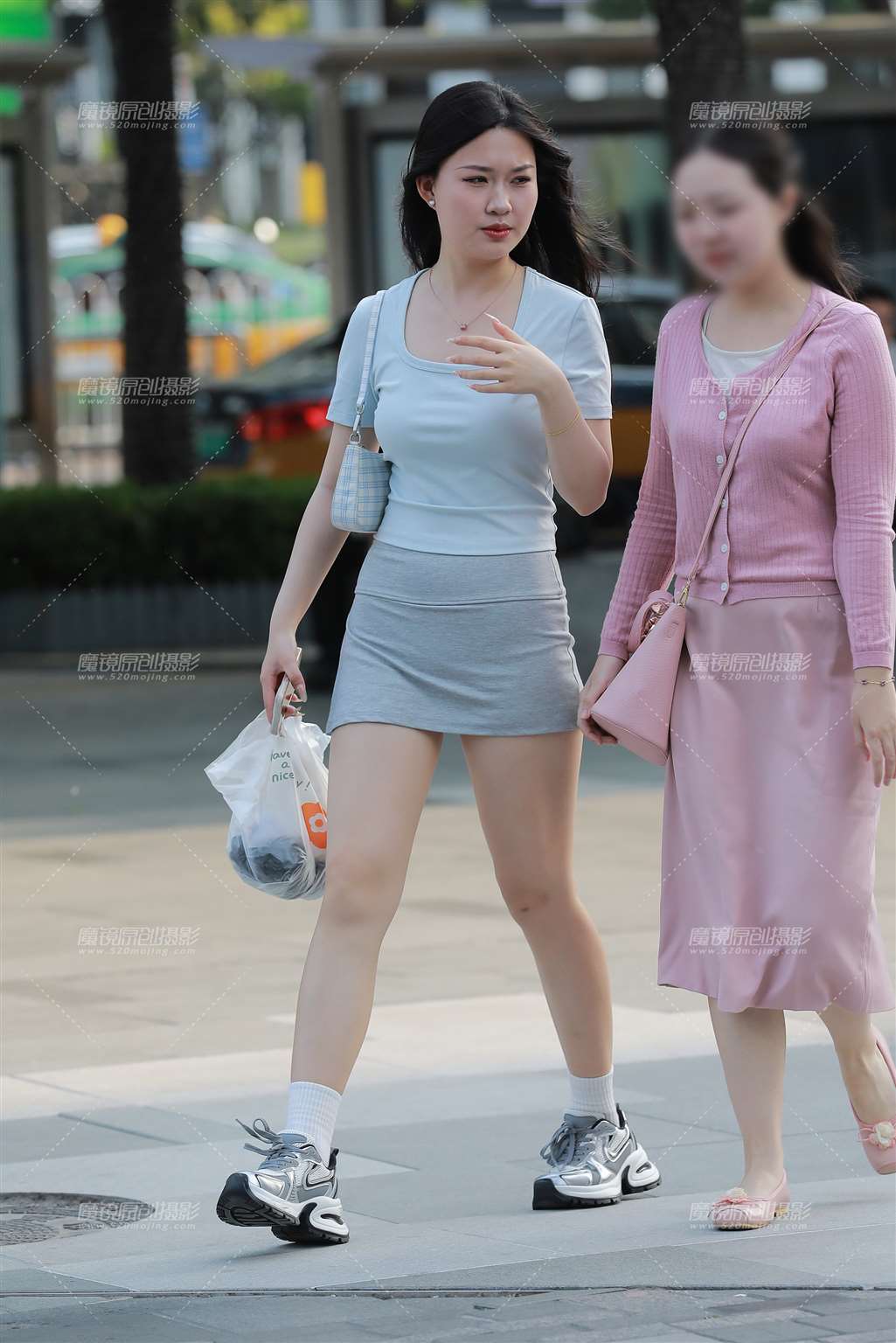 图片[4]-灰色包臀裙美女-街拍流行馆
