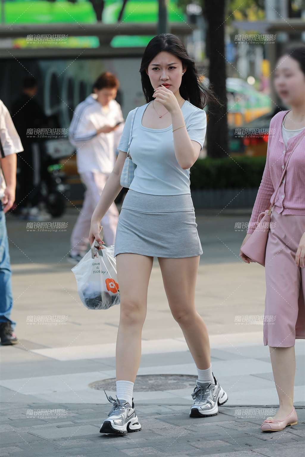 图片[5]-灰色包臀裙美女-街拍流行馆
