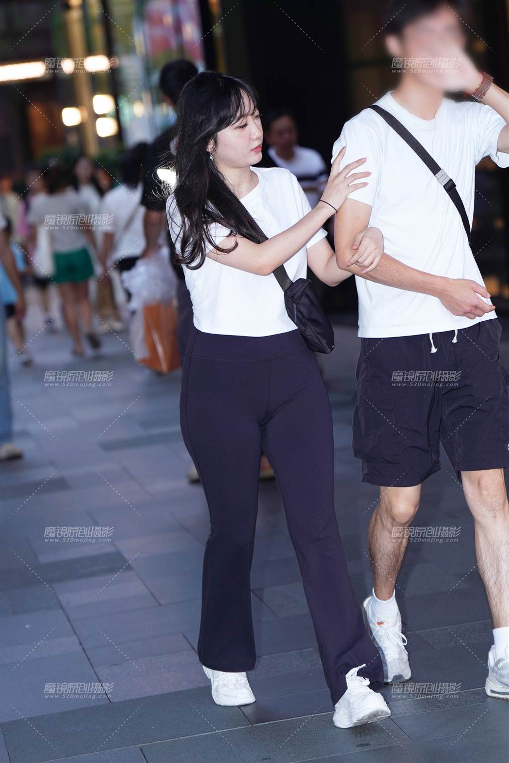 图片[1]-瑜伽裤女友-街拍流行馆