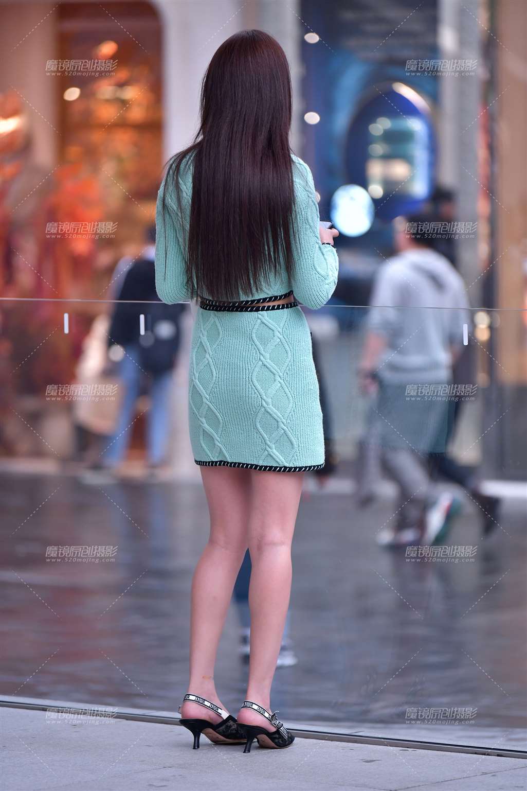 图片[2]-高跟针织绿短裙美女-街拍流行馆