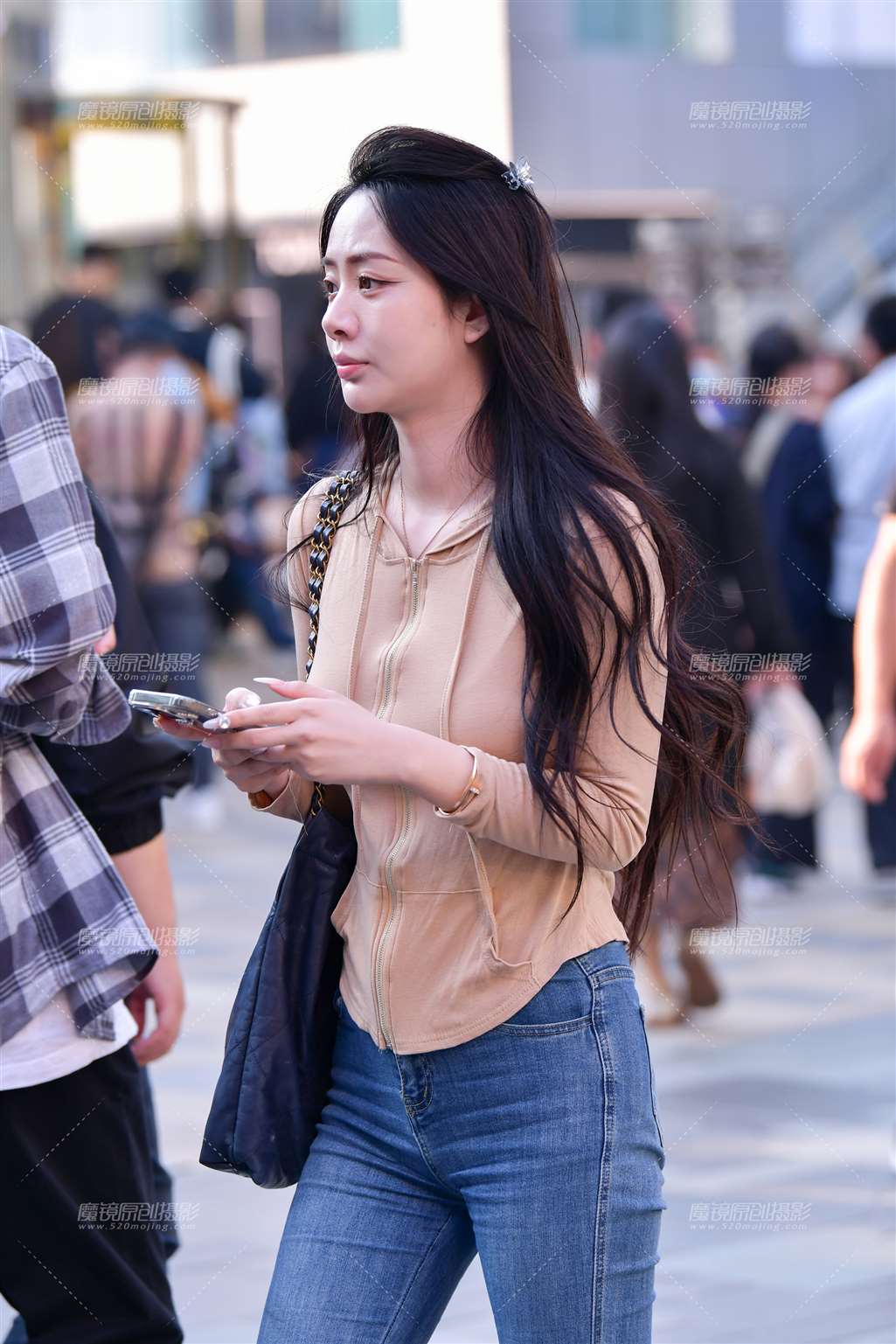 图片[3]-清新牛仔裤美女-街拍流行馆
