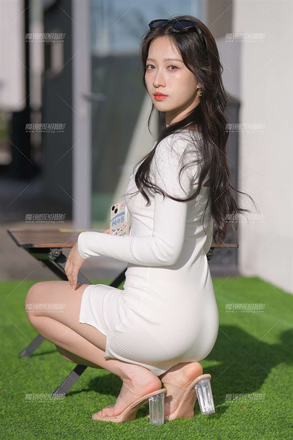 图片[2]-白裙女子-街拍流行馆