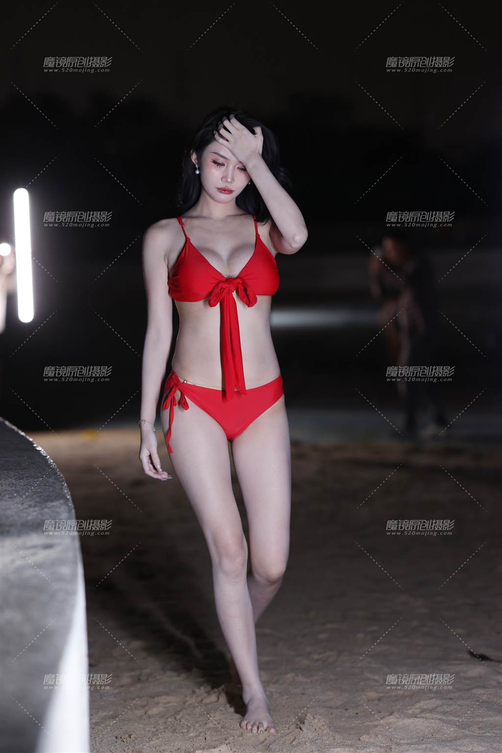 图片[3]-极品红色比基尼白皙美模小思佳-街拍流行馆