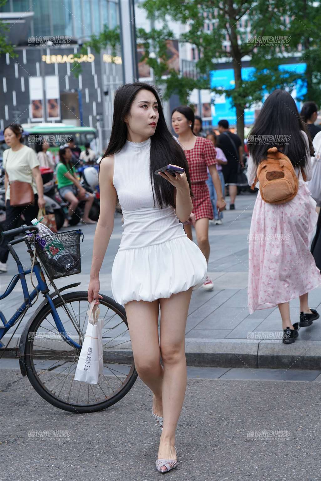 图片[4]-白裙美腿-街拍流行馆