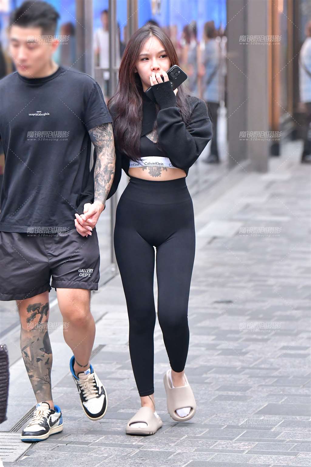 图片[1]-细腰紧致瑜伽裤美女-街拍流行馆