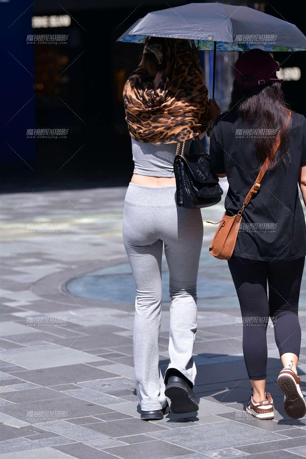 图片[3]-美甲太阳镜紧身裤美女-街拍流行馆