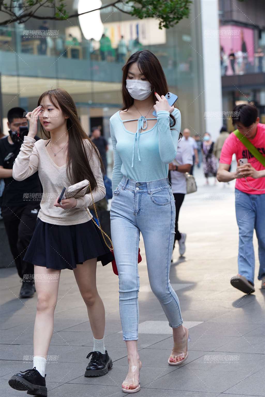 图片[4]-大长腿美眉-街拍流行馆