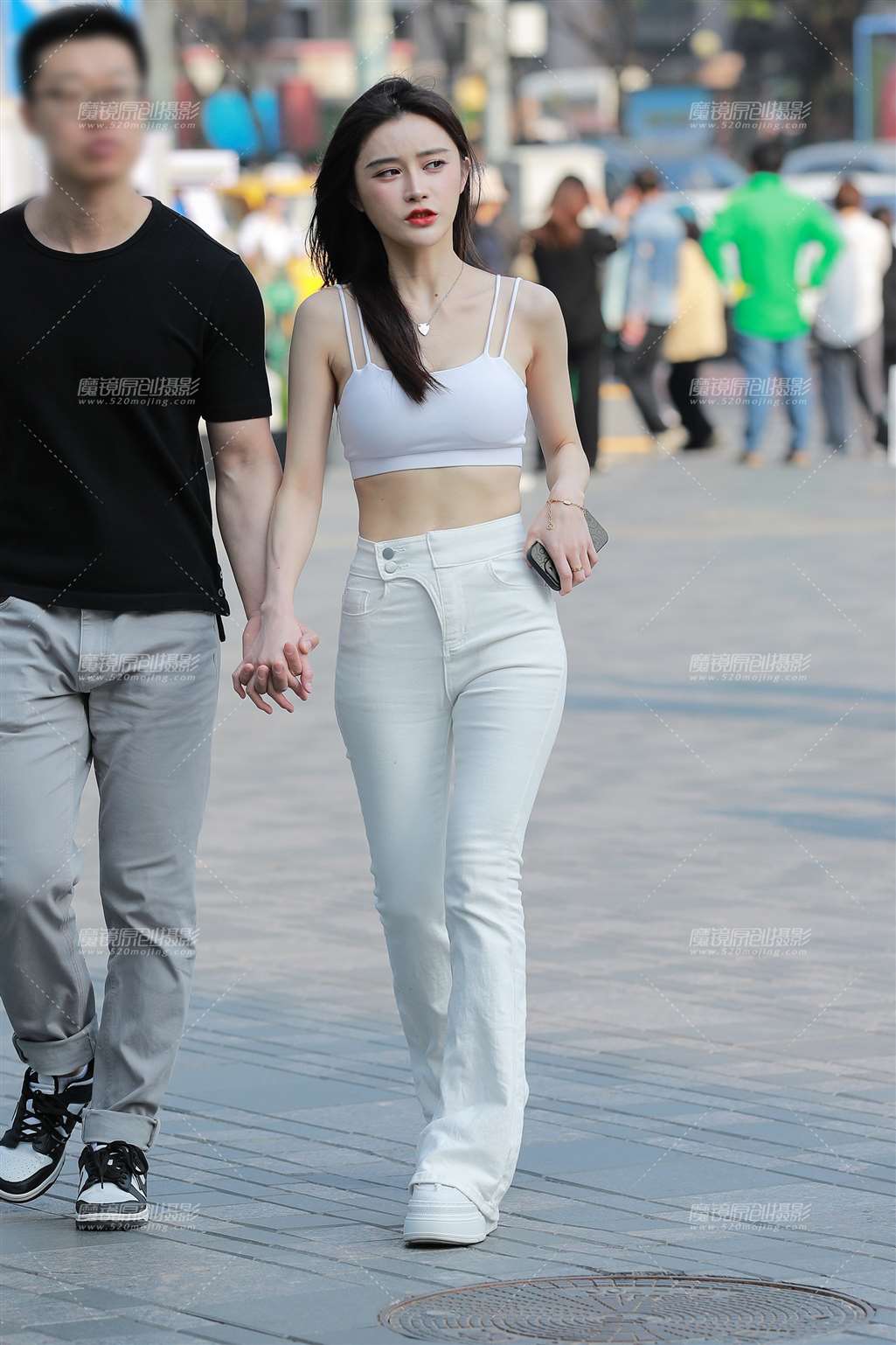 图片[5]-白色牛仔裤女友-街拍流行馆
