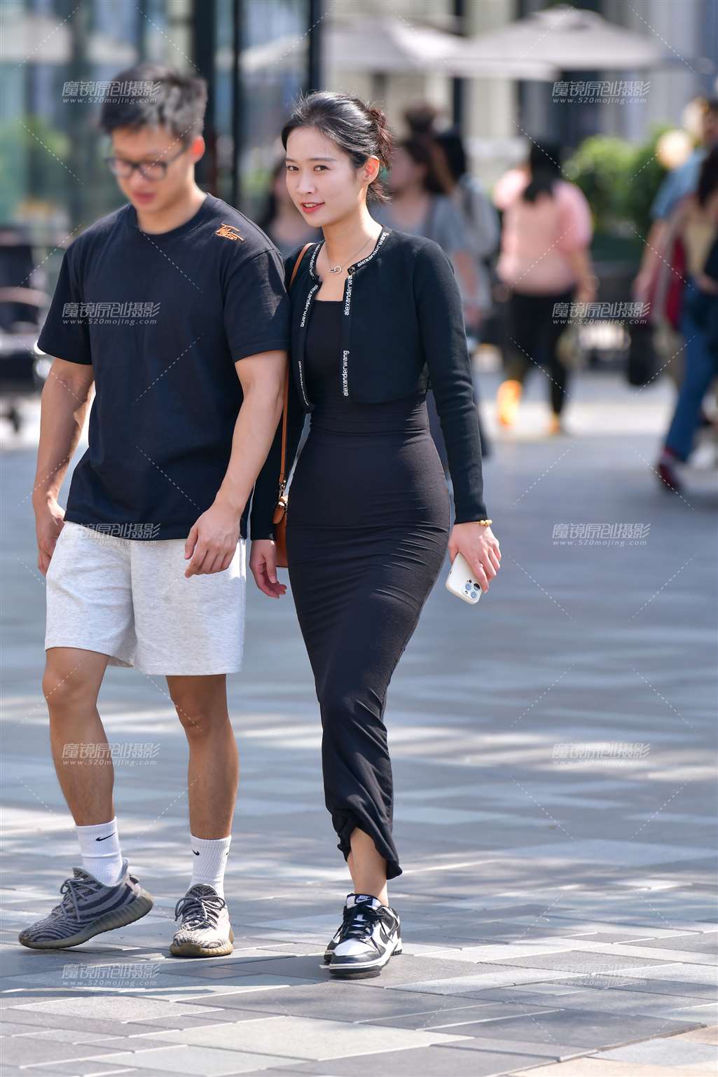 图片[3]-棉质裹身裙美女-街拍流行馆