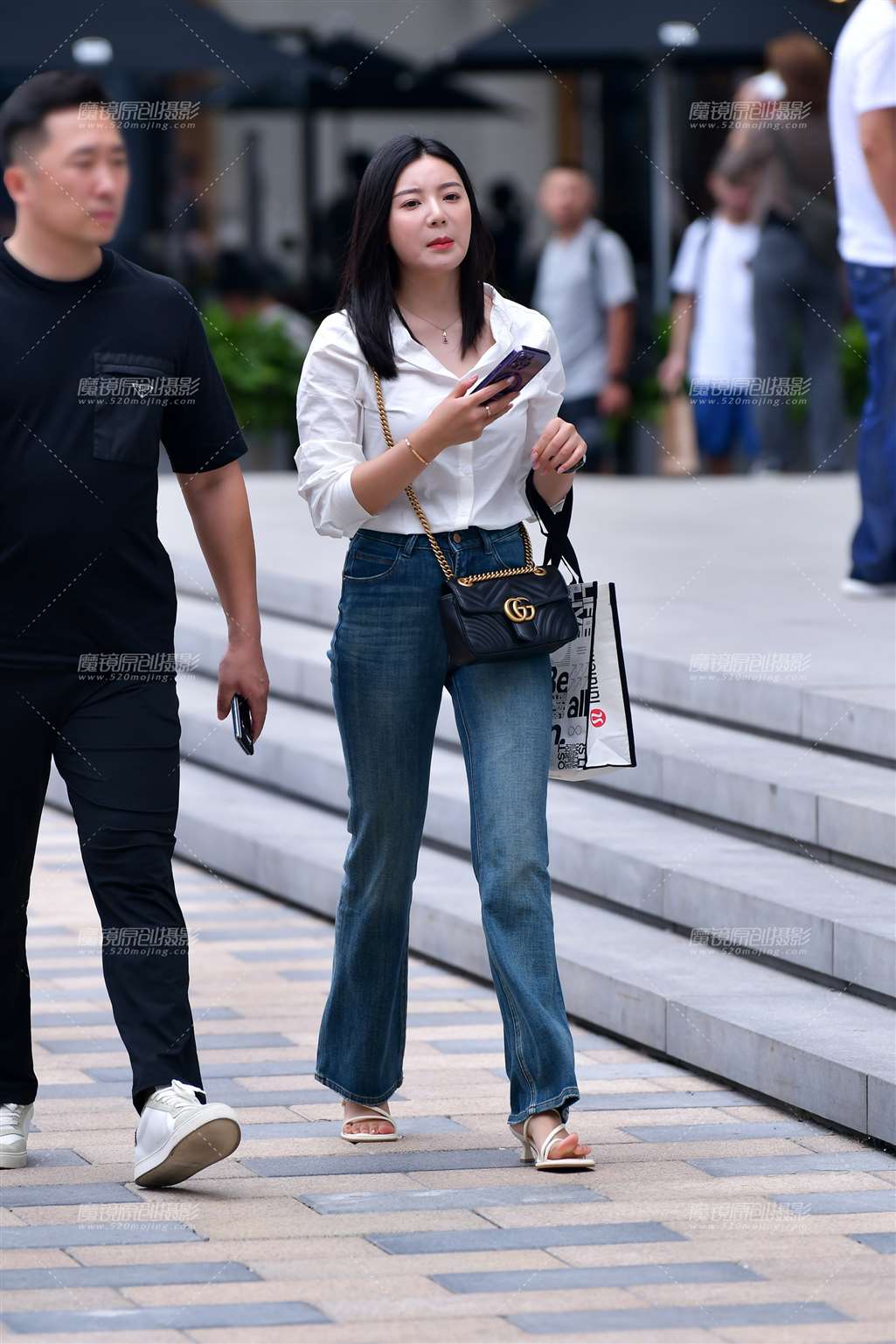 图片[4]-白衫牛仔裤美女-街拍流行馆