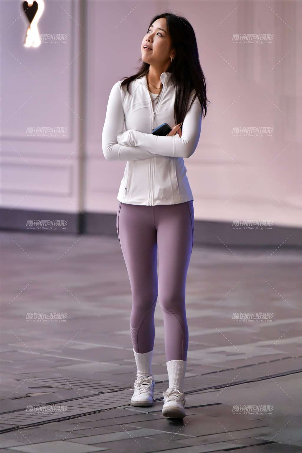 图片[3]-水粉瑜伽紧身裤美女-街拍流行馆