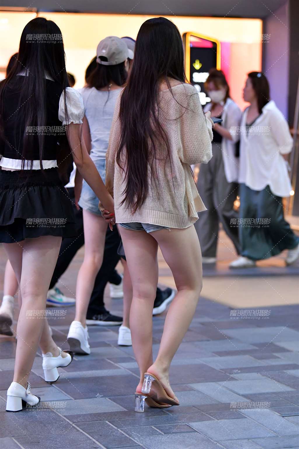 图片[3]-漂亮牛仔紧致热裤美女-街拍流行馆