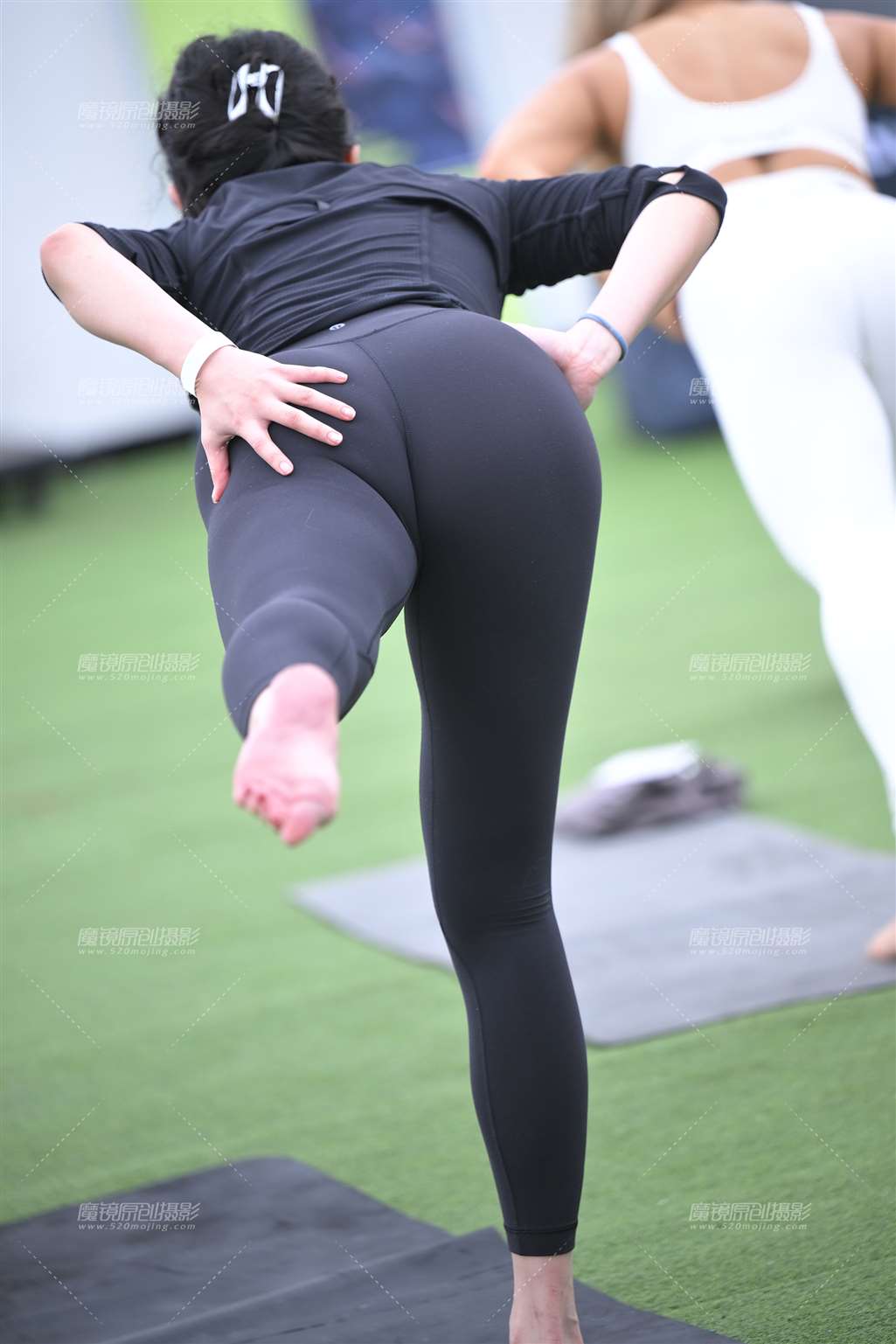 图片[5]-体式运动中的美女-街拍流行馆