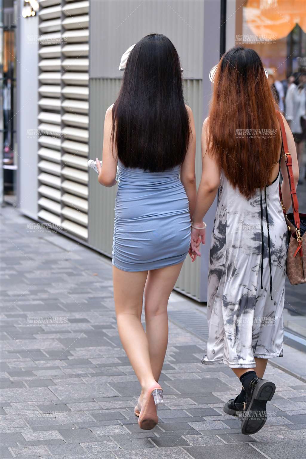 图片[4]-连衣短裙白皙吊带美女-街拍流行馆