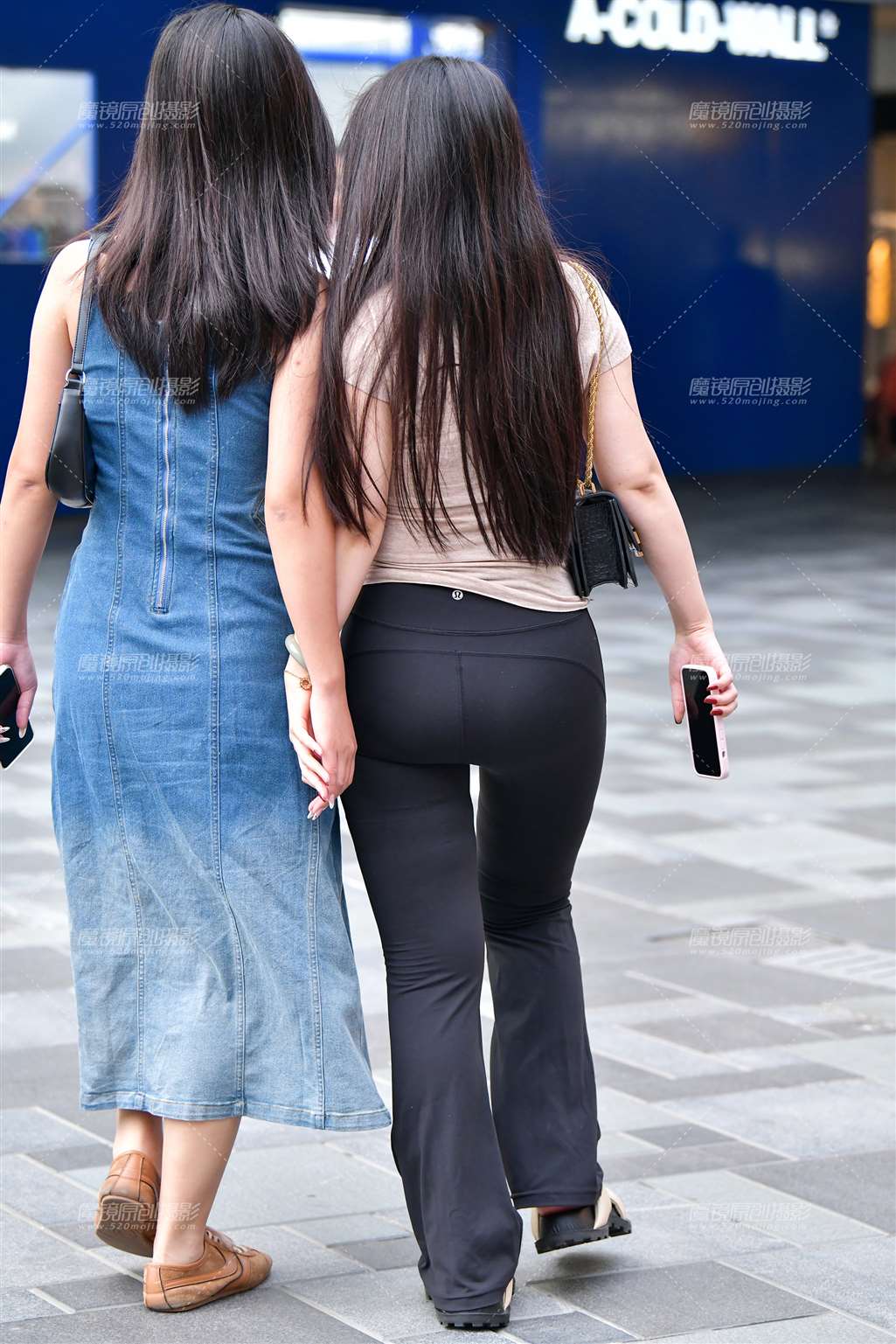 图片[3]-微丰腴黑紧身裤美女-街拍流行馆