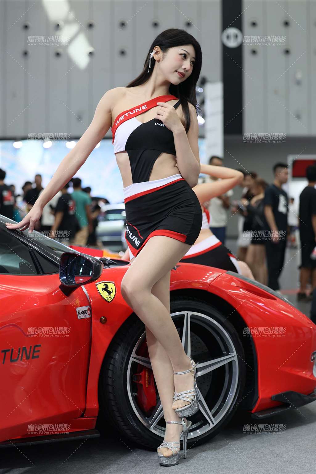 图片[1]-泡芙的肉丝美腿-街拍流行馆