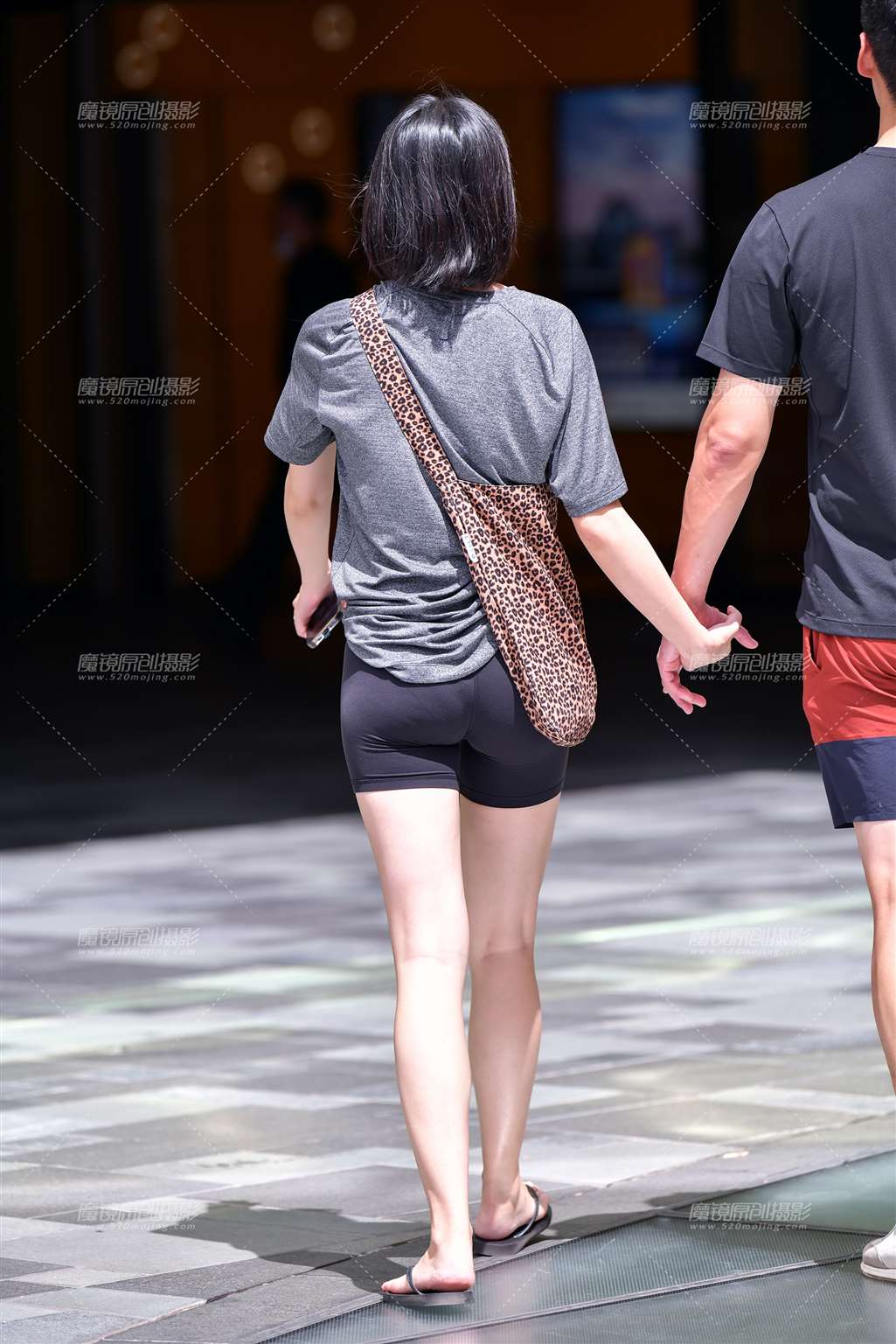 图片[3]-瑜伽紧身运动短裤美女-街拍流行馆