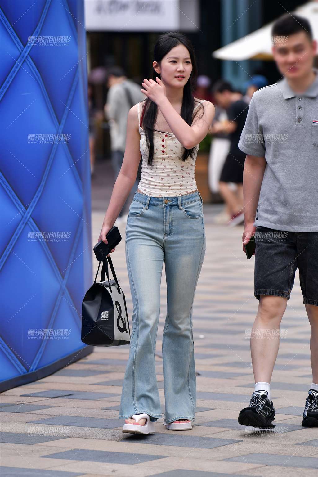 图片[5]-微喇牛仔裤美女-街拍流行馆