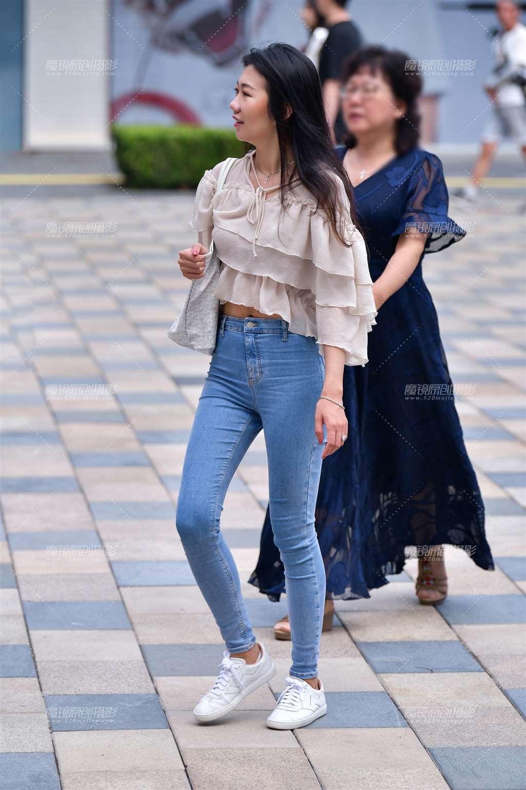 图片[5]-纱衫牛仔裤美女-街拍流行馆