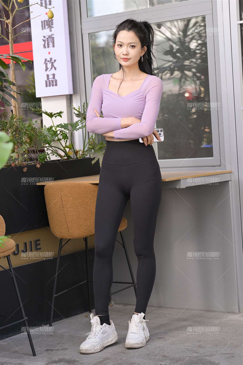 图片[4]-黑色瑜伽裤美女-街拍流行馆