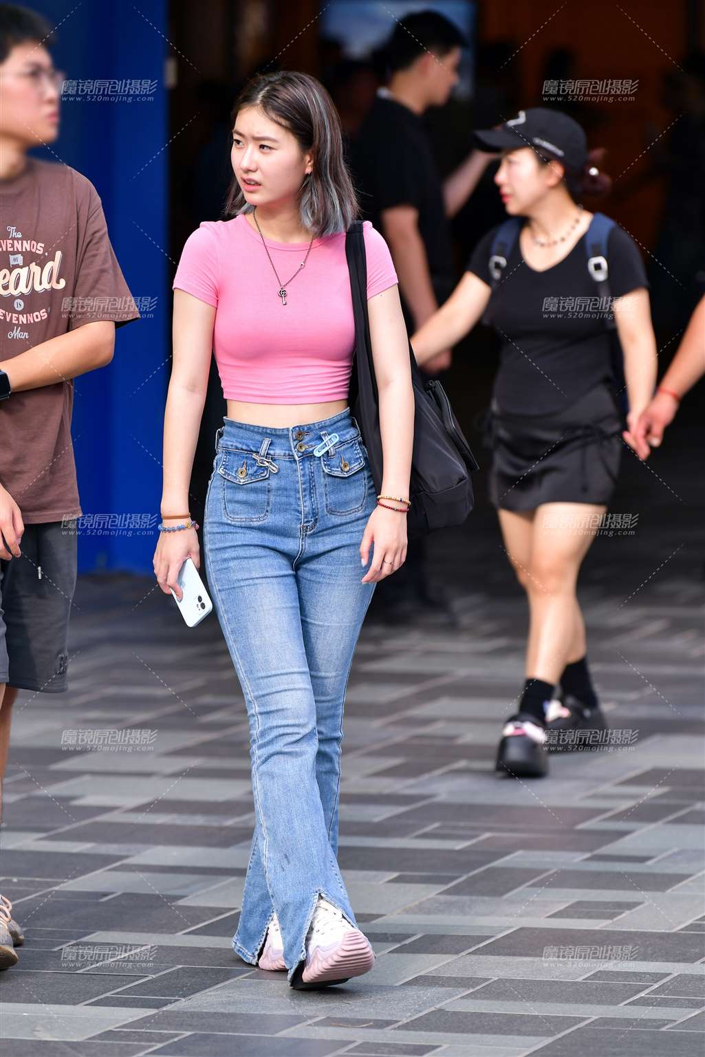 图片[3]-阔腿牛仔裤美女-街拍流行馆