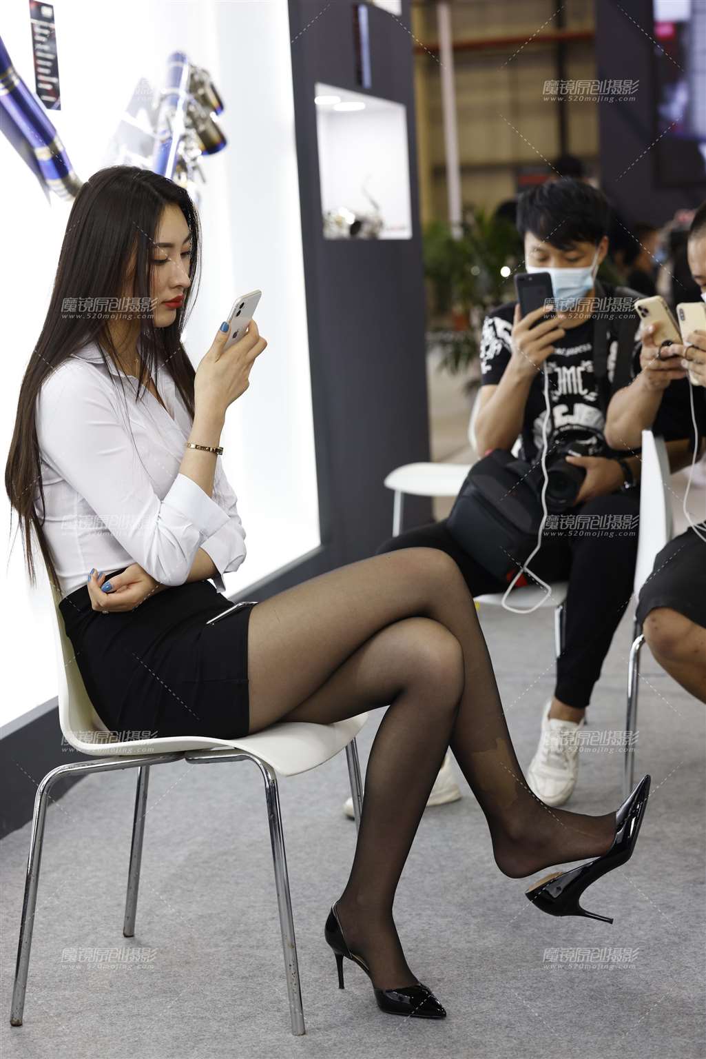 图片[1]-20201023黑丝女神王语会-街拍流行馆