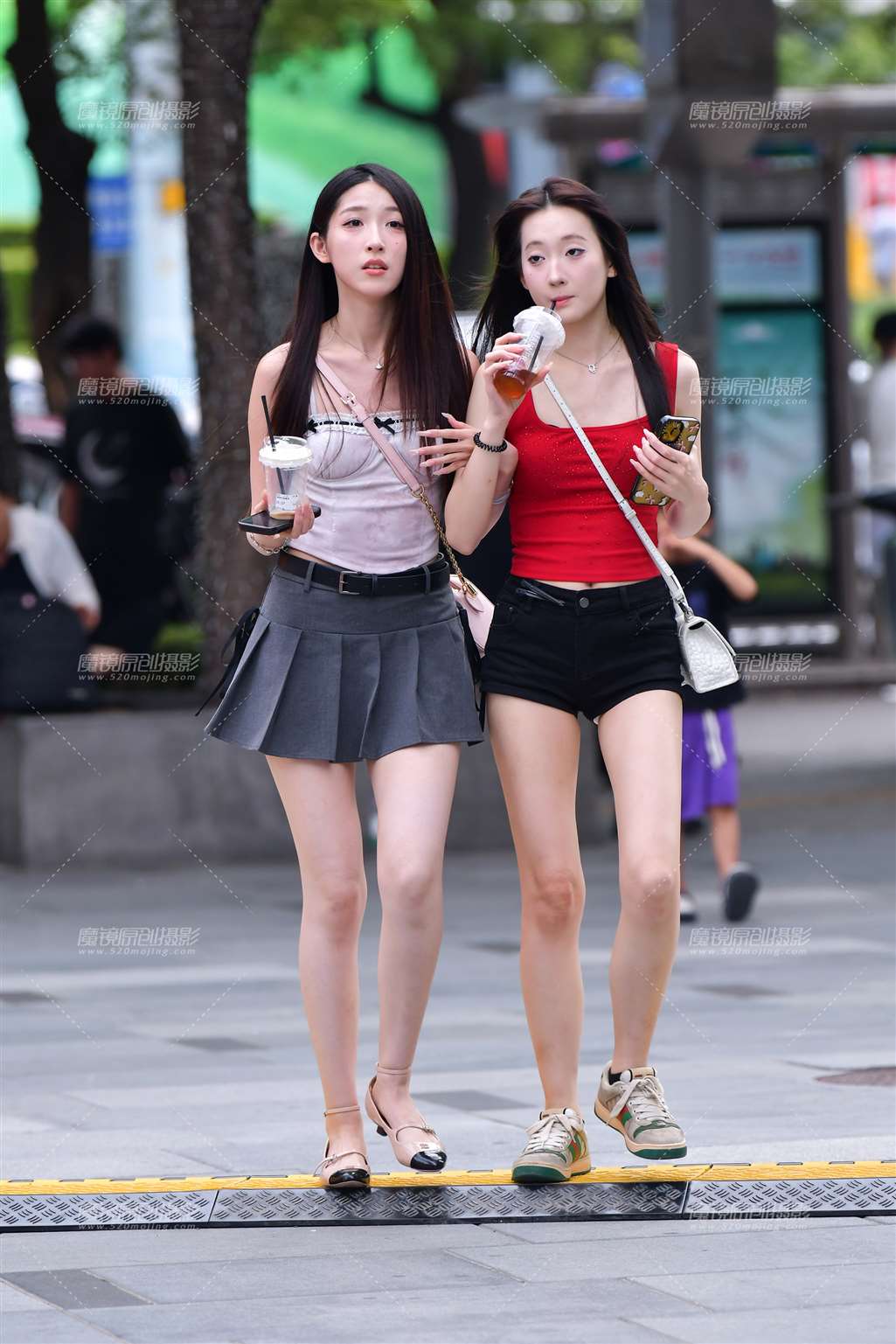 图片[4]-逛街闺蜜美女-街拍流行馆