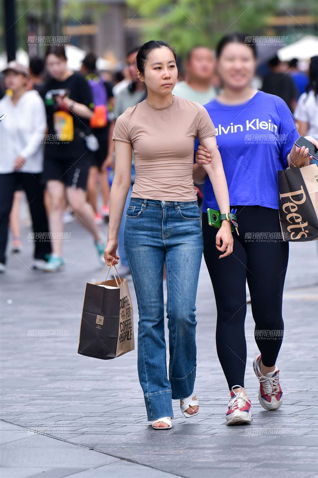 图片[4]-端庄牛仔裤美女-街拍流行馆